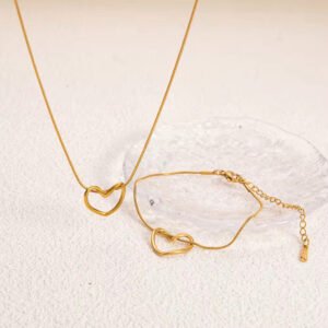 Heart Combo Jewellery Set product photo 2 | Glossy.pk Pakistan