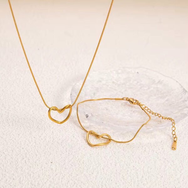 Heart Combo Jewellery Set product photo 2 | Glossy.pk Pakistan