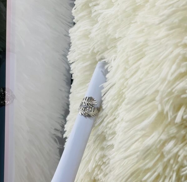 Adjustable Multi Leaf Chunky Ring — Silver product photo 3 | Glossy.pk Pakistan