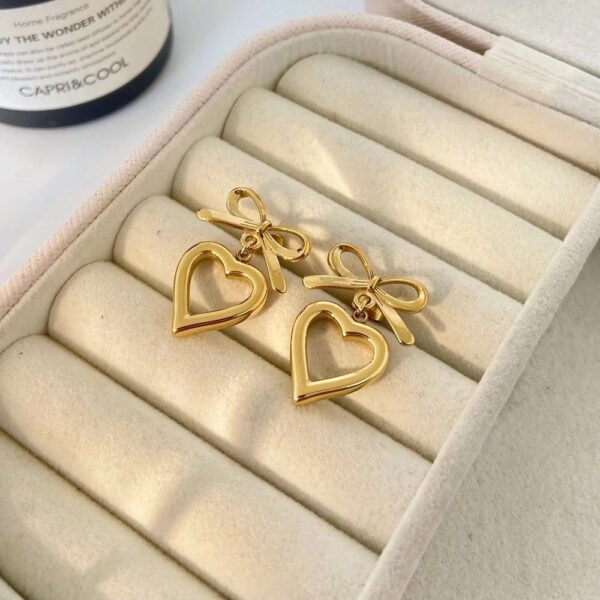 Hearth Stainless Steel Studs product photo 4 | Glossy.pk Pakistan