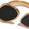 Two-Sided Black & White Ring — jewellery from Glossy.pk, Pakistan