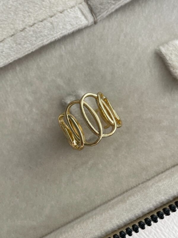 Oval-pattern Chunky Ring (Stainless Steel) — jewellery from Glossy.pk, Pakistan