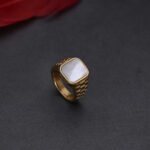 Vintage white square ring - Image 2