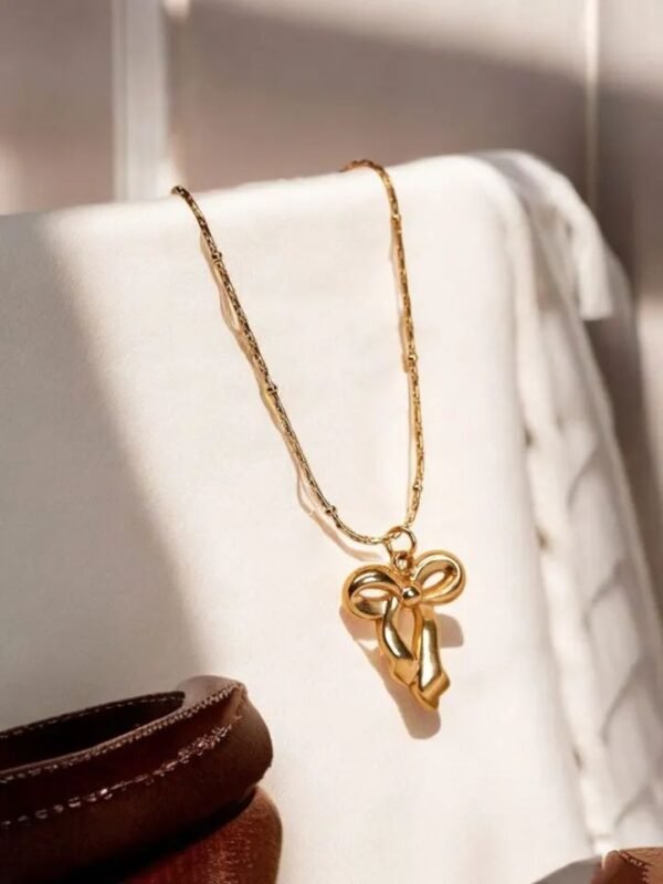 Chunky Bow Necklace — jewellery from Glossy.pk, Pakistan