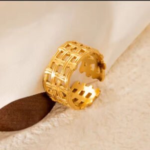 Geometric Chunky Adjustable Ring product photo 3 | Glossy.pk Pakistan