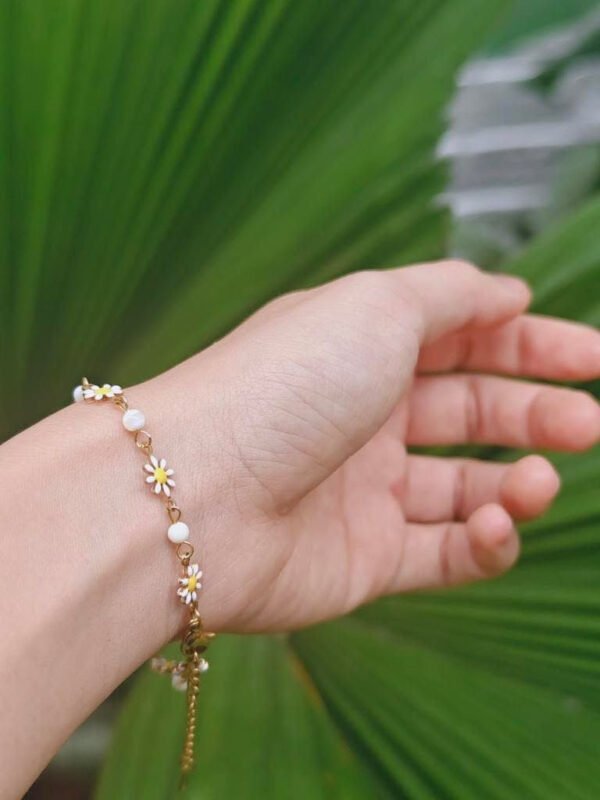 Flower Bracelet product photo 4 | Glossy.pk Pakistan