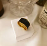 Gold ring black & white - Image 2