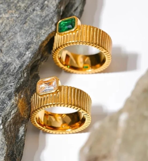 One-Stone Ring — Green & White (Pure Stainless Steel) product photo 3 | Glossy.pk Pakistan