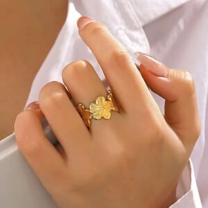Flower Chunky Adjustable Ring product photo 3 | Glossy.pk Pakistan