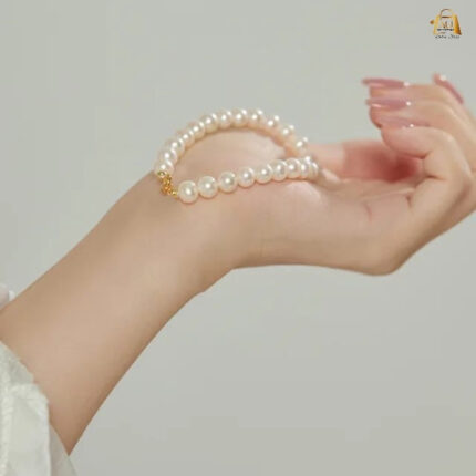 Pearl Bracelet not a stainlees steel