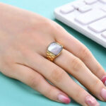 Vintage white square ring - Image 3