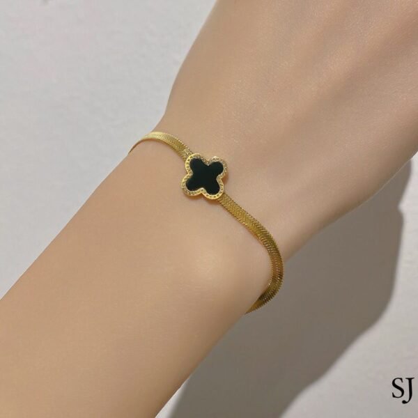 Clover Snake Chain Bracelet product photo 3 | Glossy.pk Pakistan