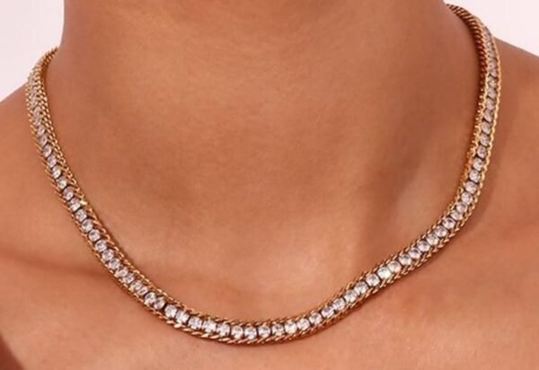 Luster Necklace product photo 3 | Glossy.pk Pakistan