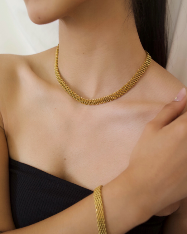 Rowena Necklace product photo 3 | Glossy.pk Pakistan