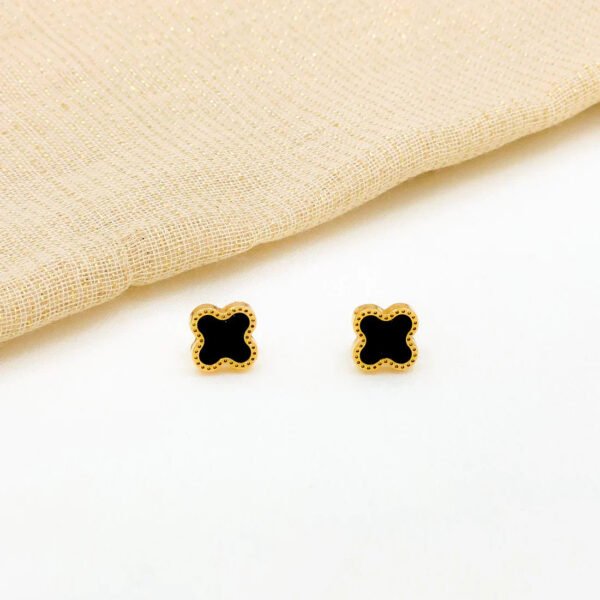 Four Leaf Clover Earrings — jewellery from Glossy.pk, Pakistan