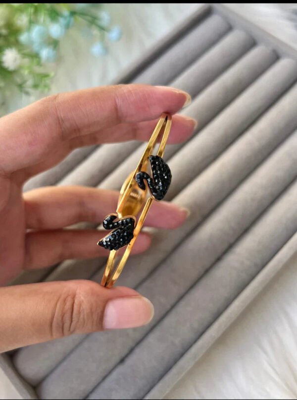 Black Double Swan Bracelet product photo 2 | Glossy.pk Pakistan