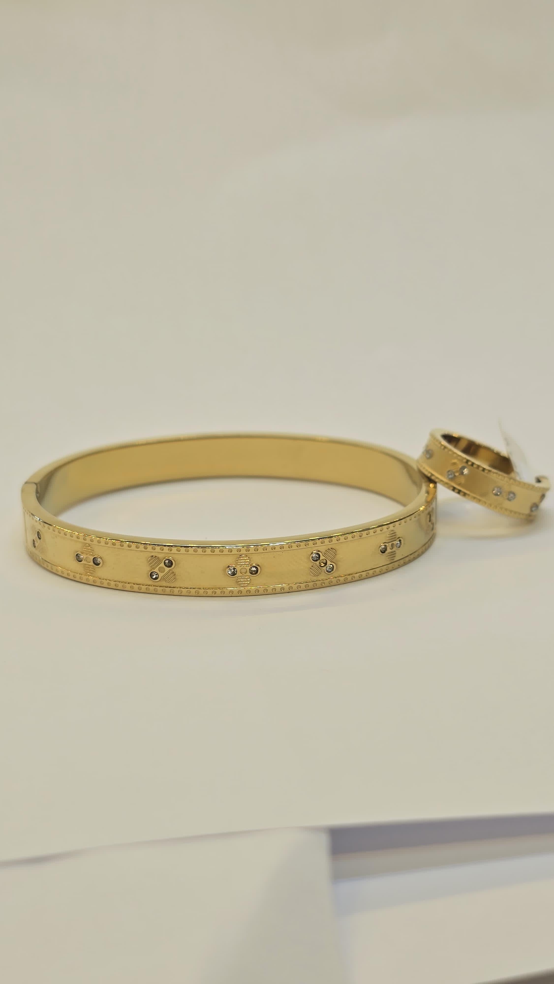 rn-image_picker_lib_temp_0e95ad66-7c7e-4fc8-a64f-2e4635ed49ac Combo handcuff with ring - Image 1