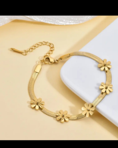 Flower Snake Chain Bracelet product photo 3 | Glossy.pk Pakistan