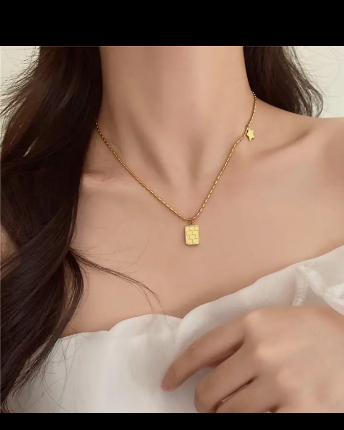 rn-image_picker_lib_temp_3f01290c-f149-48df-82ef-7f01bf11b92f Gold bar necklace - Image 1