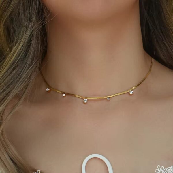 Snake chain stone necklace product photo 4 | Glossy.pk Pakistan