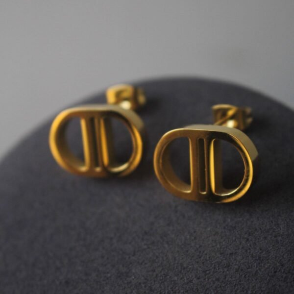 Branded Stud product photo 2 | Glossy.pk Pakistan