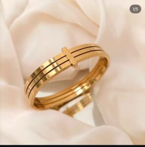 Minimal stainless-steel cuff bracelet product photo 2 | Glossy.pk Pakistan