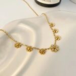 7 pc flower Necklace-Pendent- GOLD - Image 5