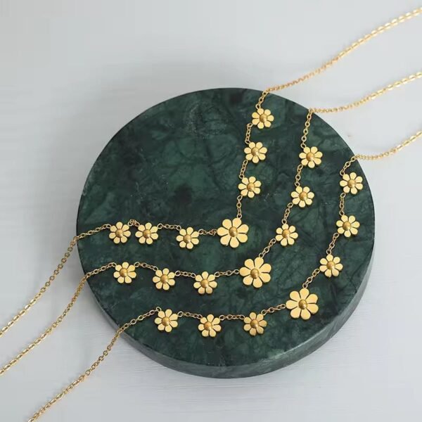 7-Piece Flower Necklace Pendant (gold-colour) product photo 2 | Glossy.pk Pakistan