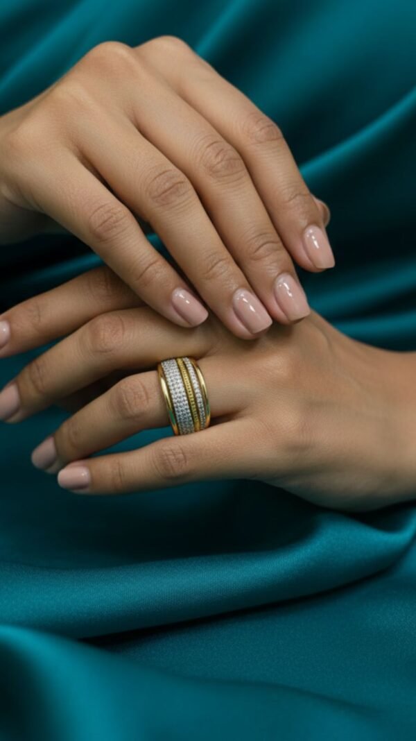 Chunky stone-set adjustable ring — statement piece — jewellery from Glossy.pk, Pakistan