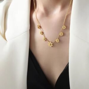 7-Piece Flower Necklace Pendant (gold-colour)