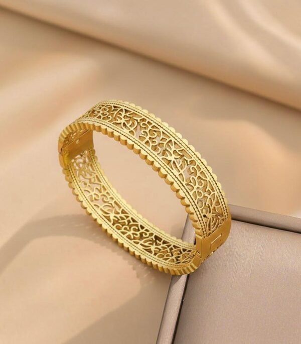 Antique-style Handcuff Bracelet product photo 3 | Glossy.pk Pakistan