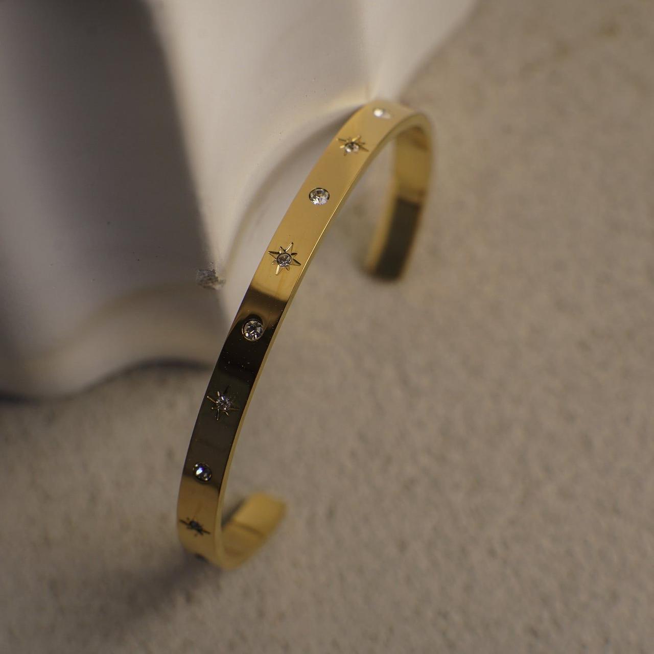 4a9bcbc0-d2fc-43c7-8938-6edcc4aa3dc6 Luxury Diamond Handcuff - Image 1