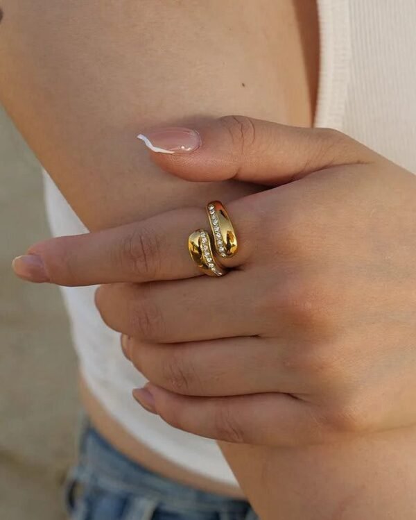 Adjustable Single-Stone Ring — jewellery from Glossy.pk, Pakistan