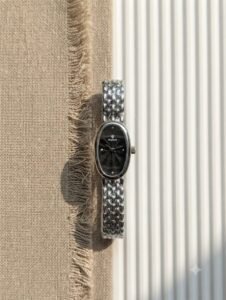 Bold Classical Oval Dial — Silver product photo 3 | Glossy.pk Pakistan