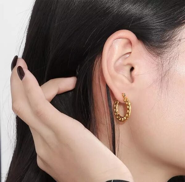 Anti tarnish Elegant Chain Hoops anti-tarnish jewellery from Glossy.pk, Lahore