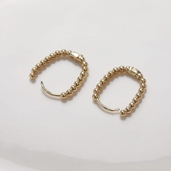 Anti tarnish Elegant Oval Hoops anti-tarnish jewellery from Glossy.pk, Lahore