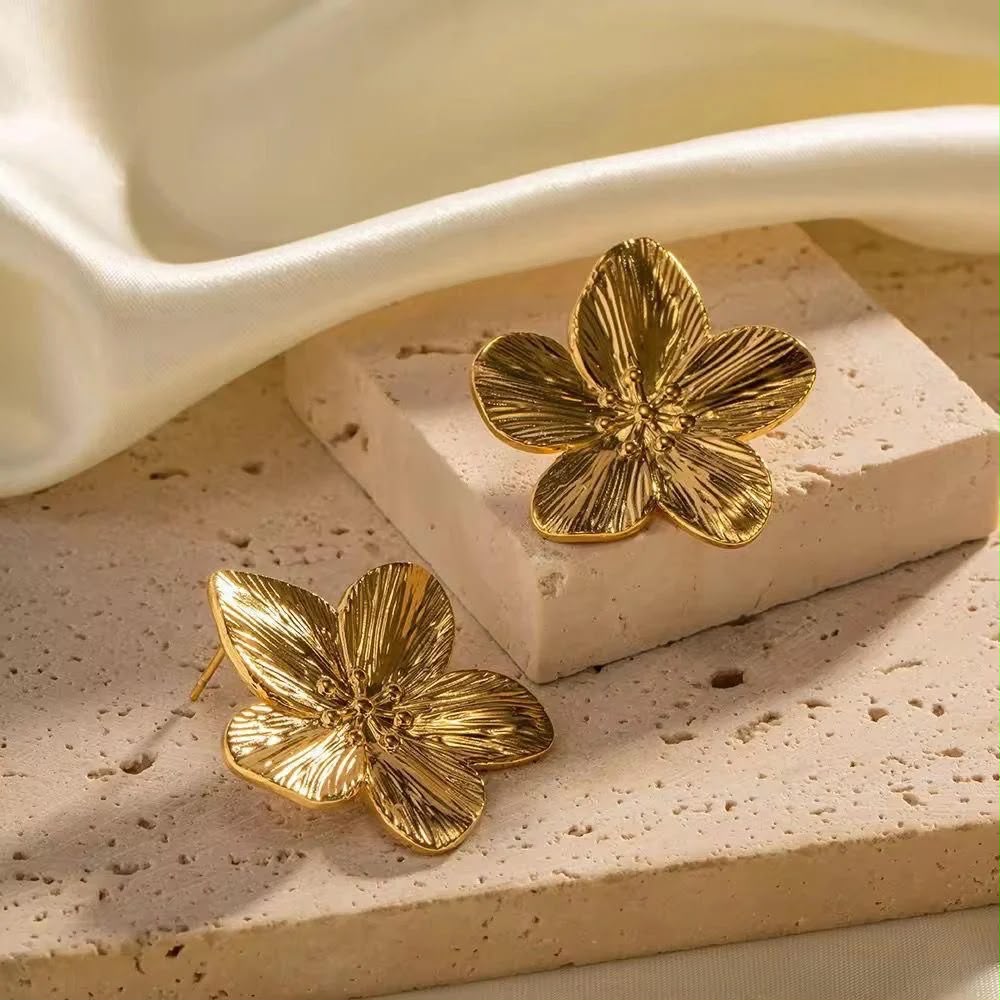d489e68a-a790-4d4c-a6ff-5a712d162caf Furnace Flower Studs - Image 1