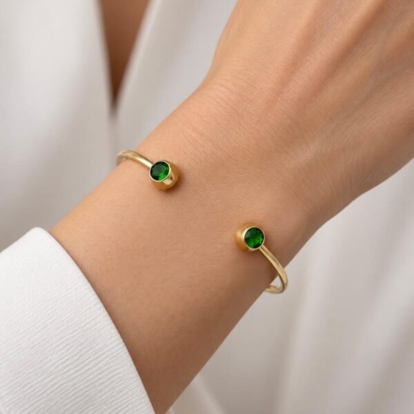 Adjustable Stone Handcuff