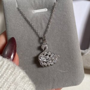 3D Viral Swan Pendant Necklace