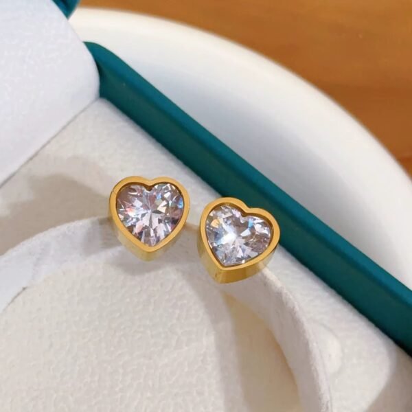 Anti-Tarnish Zircon Studds