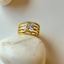 Zircon Layered Ring